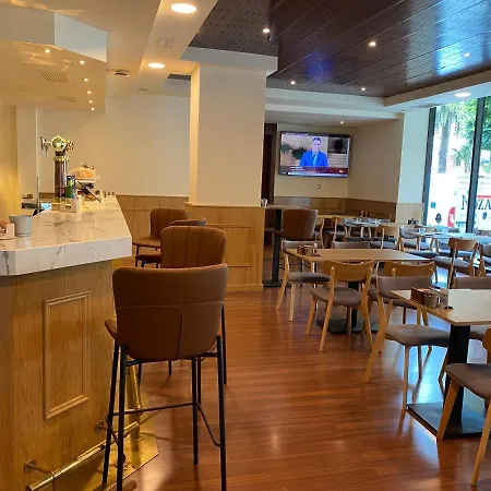 Zentral Rey Pelayo 酒店