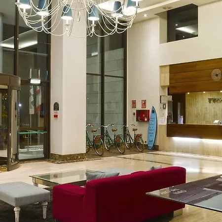 Hotel Zentral Rey Pelayo 4*